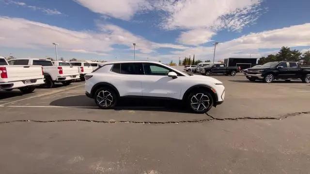 2026 Chevrolet Equinox LT 2