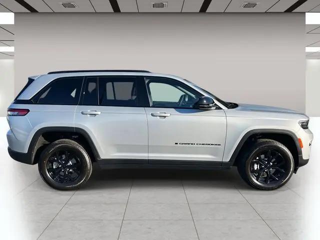 2025 Jeep Grand Cherokee Altitude X 4x4