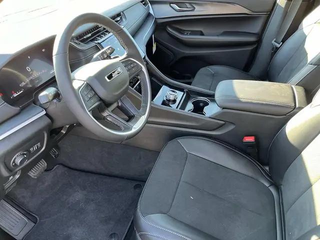 2025 Jeep Grand Cherokee Altitude X 4x4