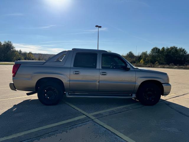 2003 Cadillac Escalade EXT Standard