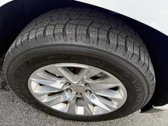 2023 Chevrolet Suburban 2WD Premier