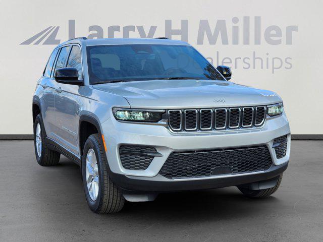 2025 Jeep Grand Cherokee Laredo X 4x4