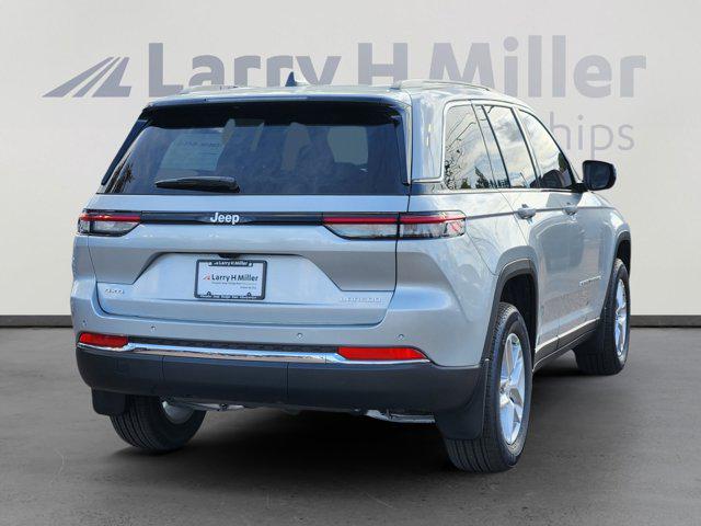 2025 Jeep Grand Cherokee Laredo X 4x4