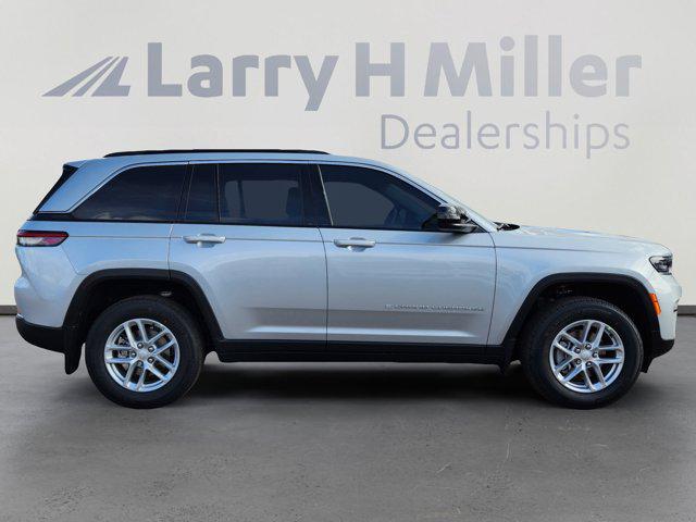 2025 Jeep Grand Cherokee Laredo X 4x4