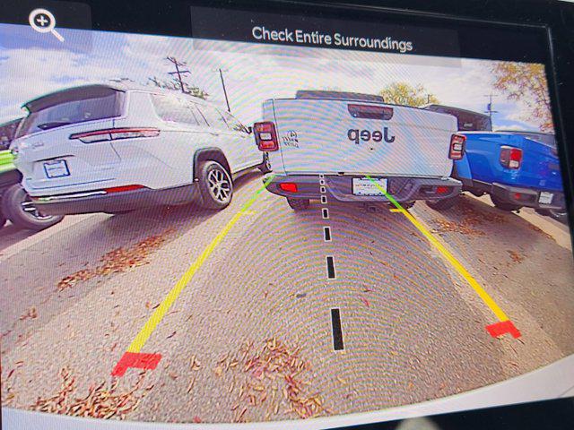 2025 Jeep Grand Cherokee Laredo X 4x4