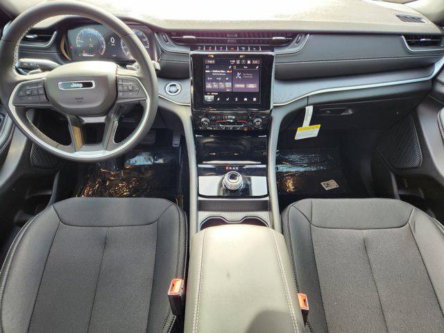2025 Jeep Grand Cherokee Laredo X 4x4