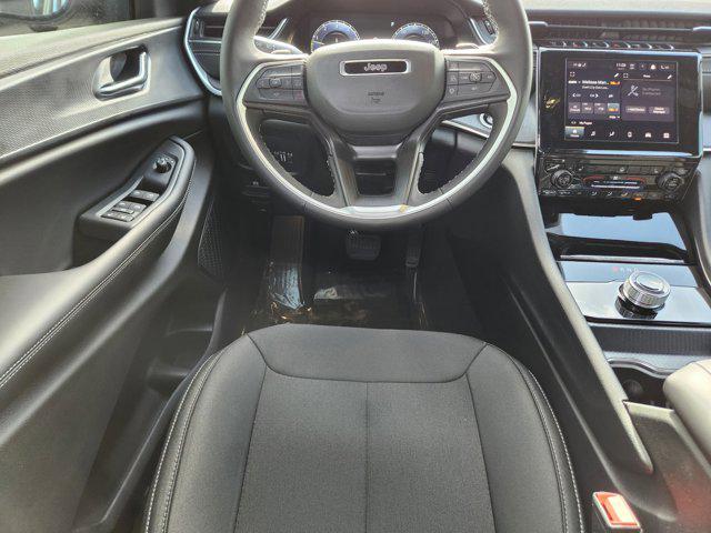 2025 Jeep Grand Cherokee Laredo X 4x4
