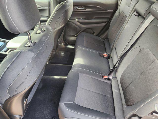 2025 Jeep Grand Cherokee Laredo X 4x4