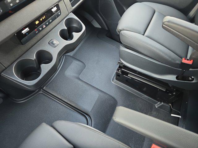 2025 Mercedes-Benz Sprinter 2500 High Roof 4-Cyl Diesel HO