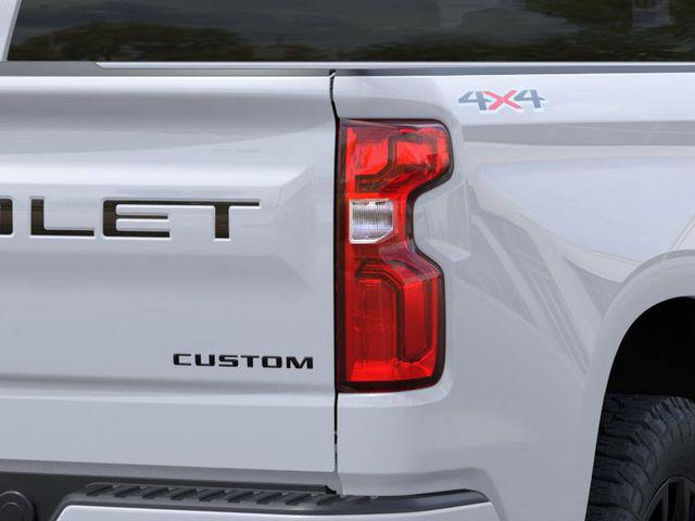 2026 Chevrolet Silverado 1500 4WD Crew Cab Short Bed Custom