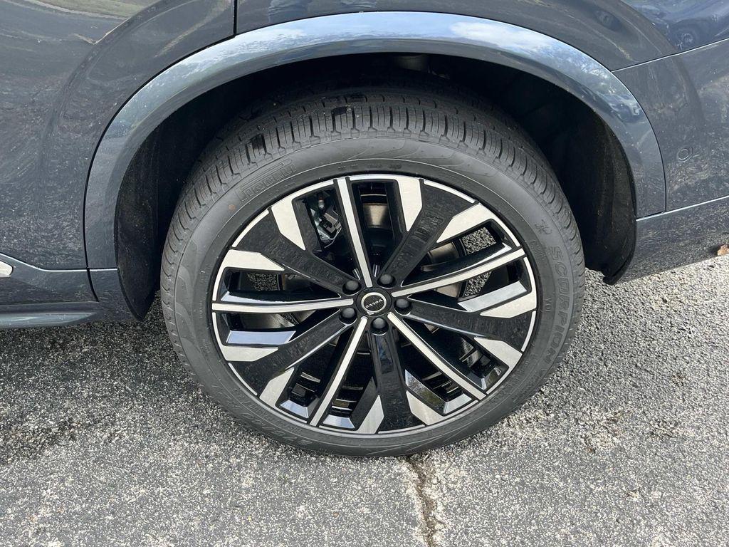 2026 Volvo XC90 Plus - Photo 11