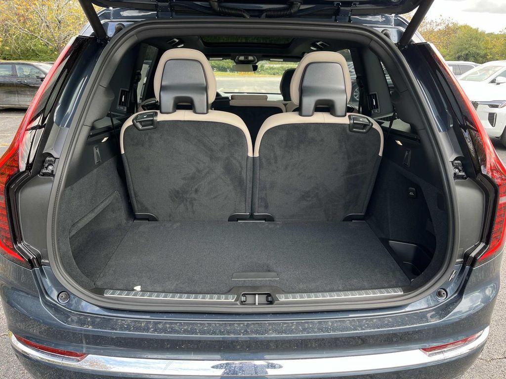 2026 Volvo XC90 Plus - Photo 12