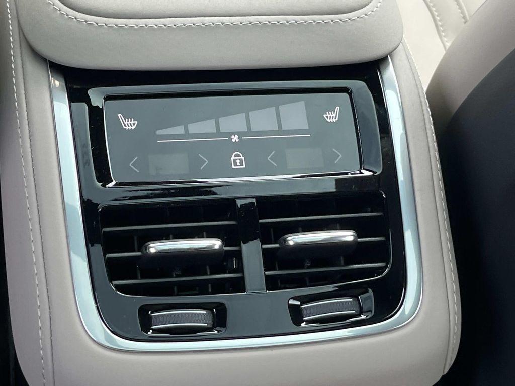 2026 Volvo XC90 Plus - Photo 16