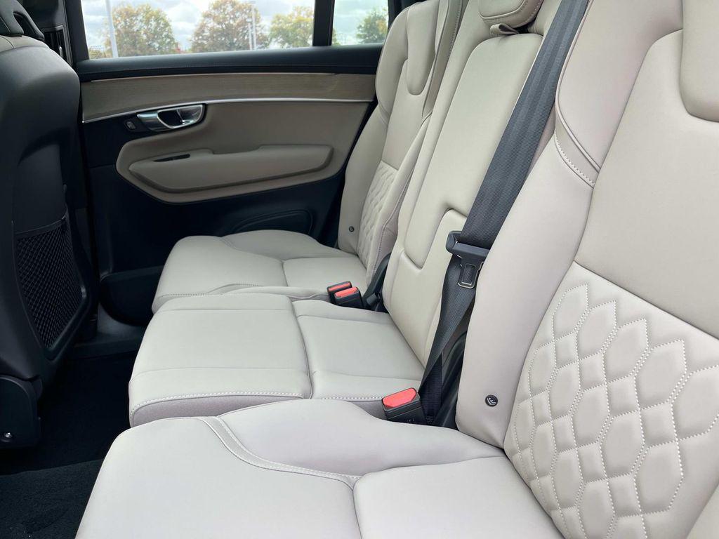 2026 Volvo XC90 Plus - Photo 18