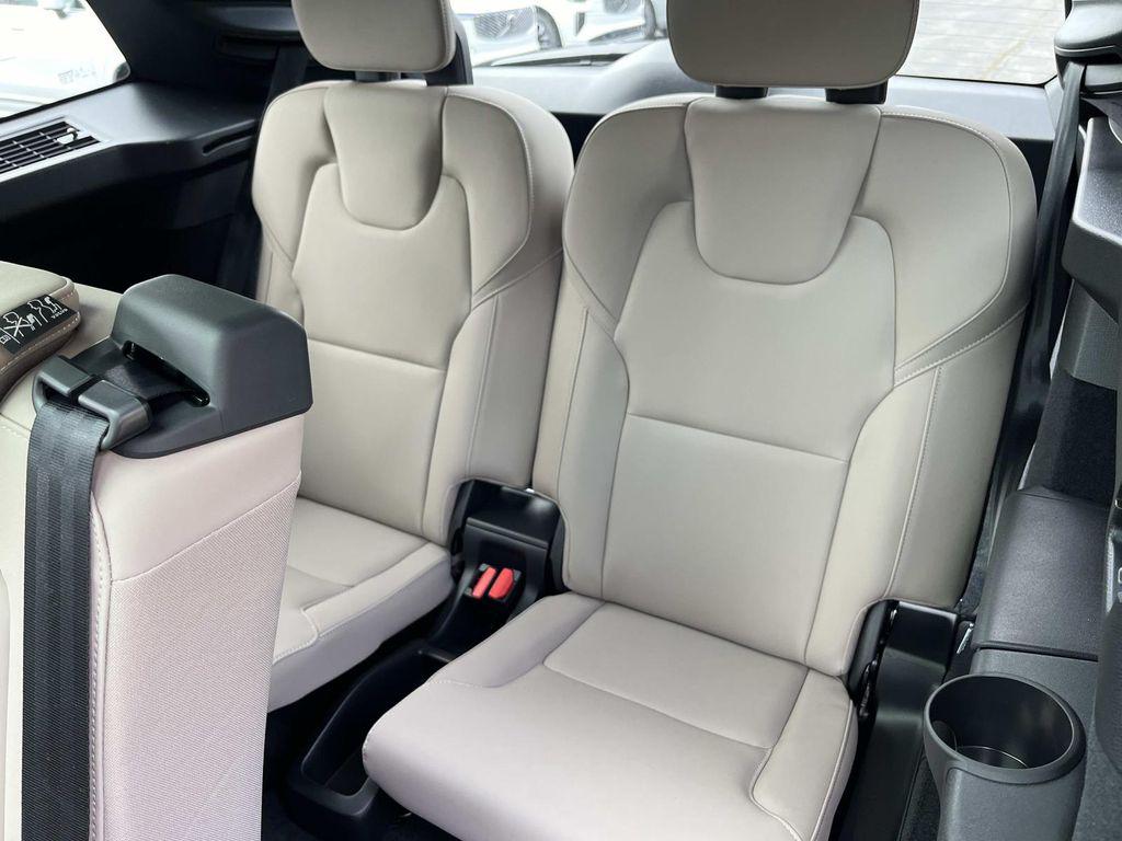 2026 Volvo XC90 Plus - Photo 19