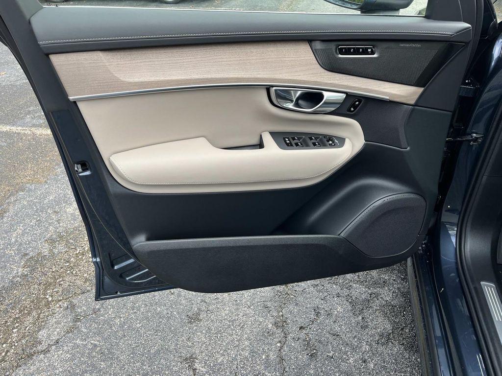 2026 Volvo XC90 Plus - Photo 20