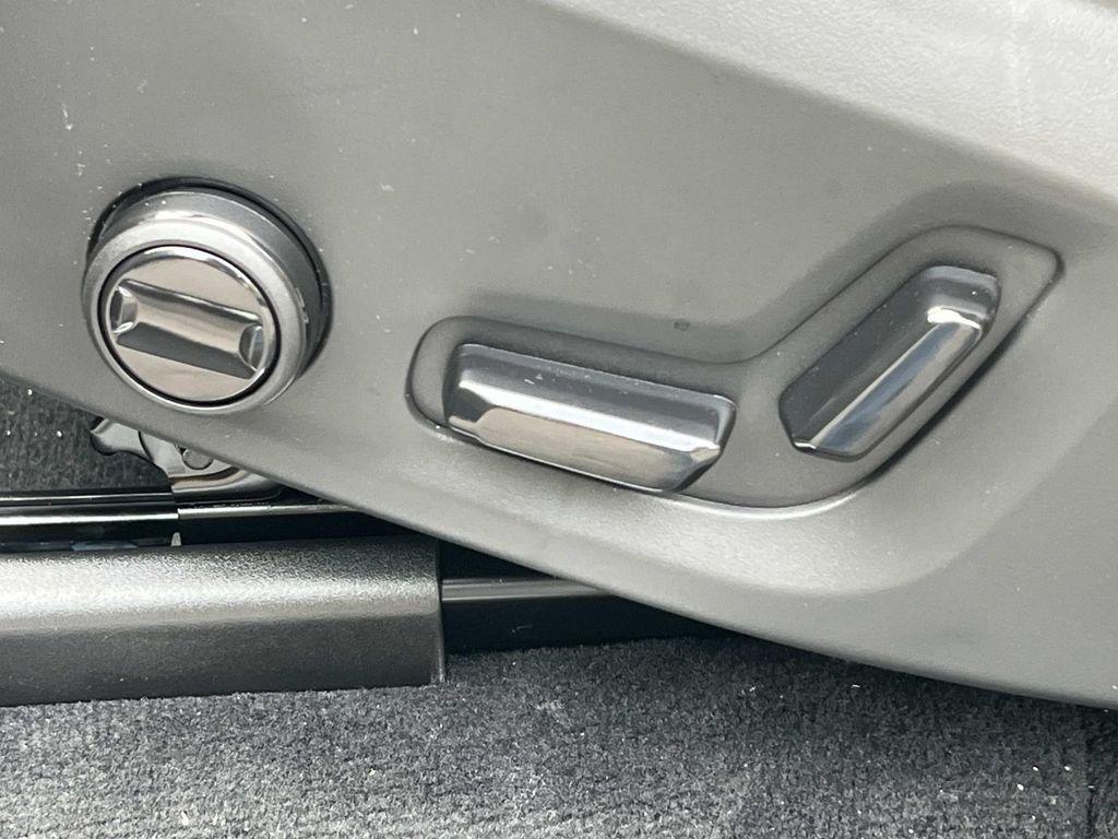 2026 Volvo XC90 Plus - Photo 24