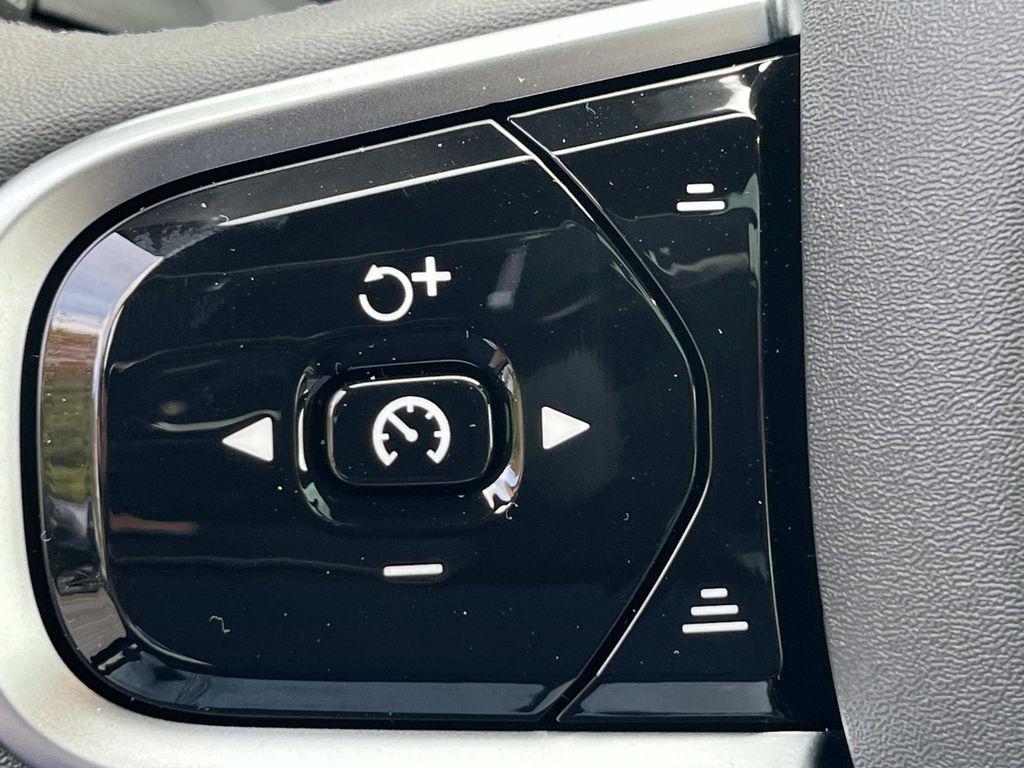 2026 Volvo XC90 Plus - Photo 25