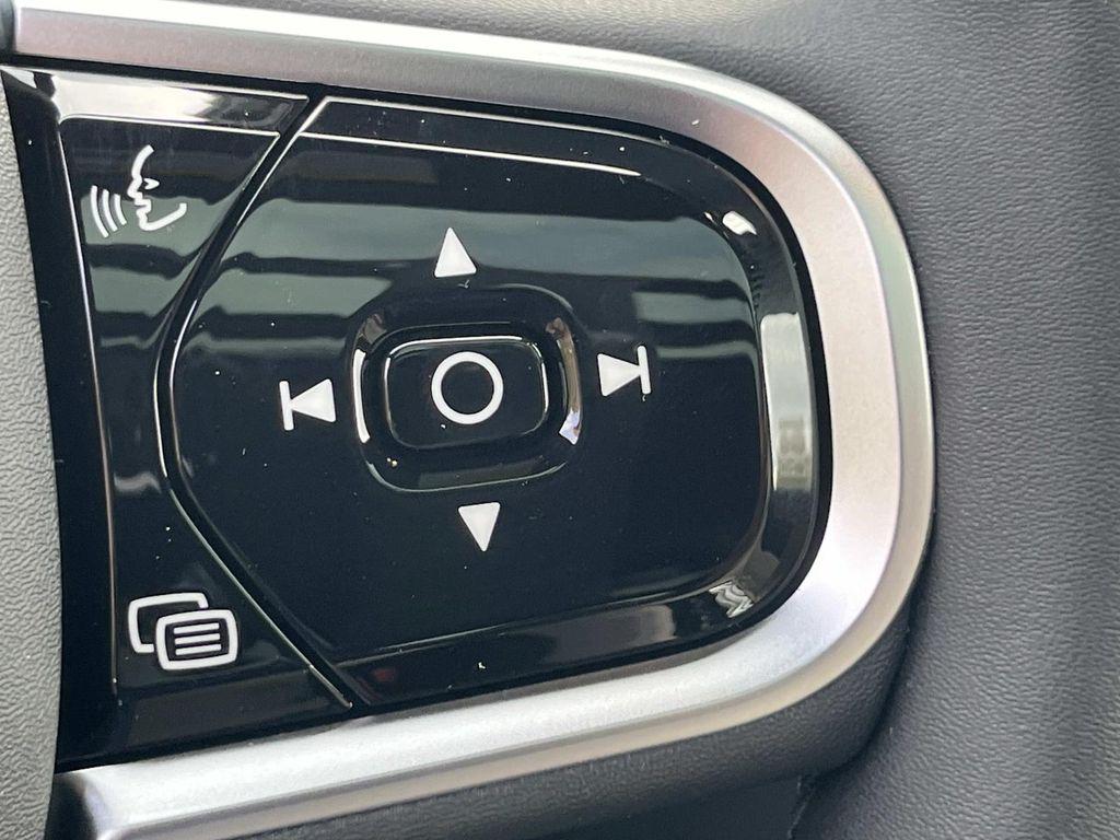2026 Volvo XC90 Plus - Photo 26