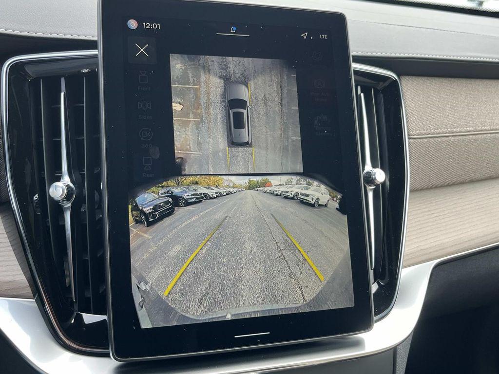 2026 Volvo XC90 Plus - Photo 29