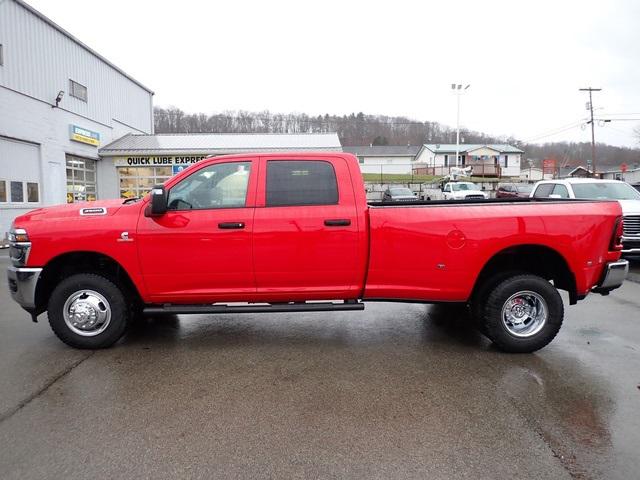 2026 RAM Ram 3500 RAM 3500 TRADESMAN CREW CAB 4X4 8 BOX