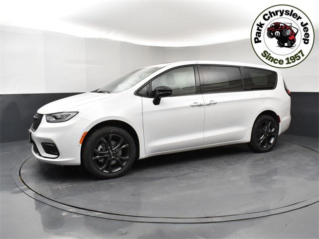 2026 Chrysler Pacifica PACIFICA SELECT AWD