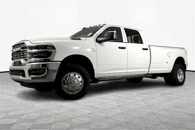 2026 RAM Ram 3500 RAM 3500 TRADESMAN CREW CAB 4X4 8 BOX