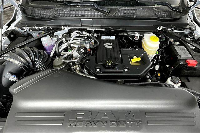 2026 RAM Ram 3500 RAM 3500 TRADESMAN CREW CAB 4X4 8 BOX