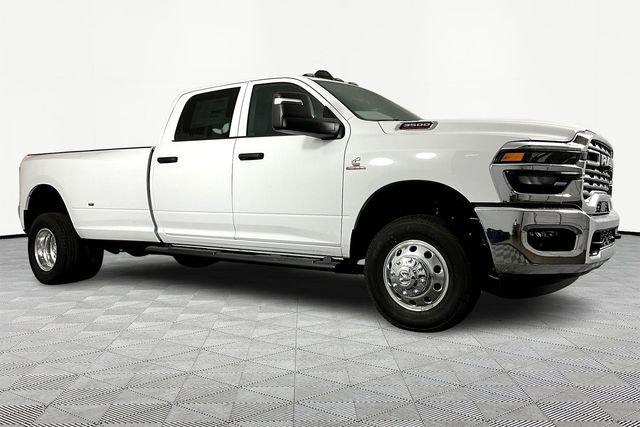 2026 RAM Ram 3500 RAM 3500 TRADESMAN CREW CAB 4X4 8 BOX