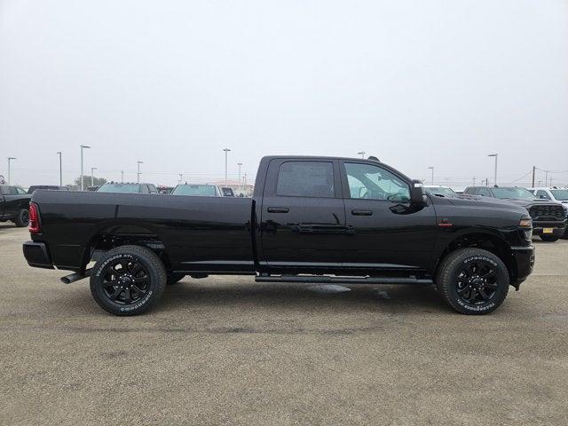 2026 RAM Ram 2500 RAM 2500 BLACK EXPRESS CREW CAB 4X4 8 BOX