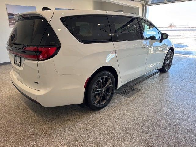 2026 Chrysler Pacifica PACIFICA SELECT AWD