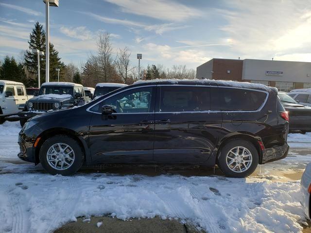 2026 Chrysler Voyager VOYAGER LX