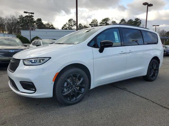 2026 Chrysler Pacifica PACIFICA SELECT AWD