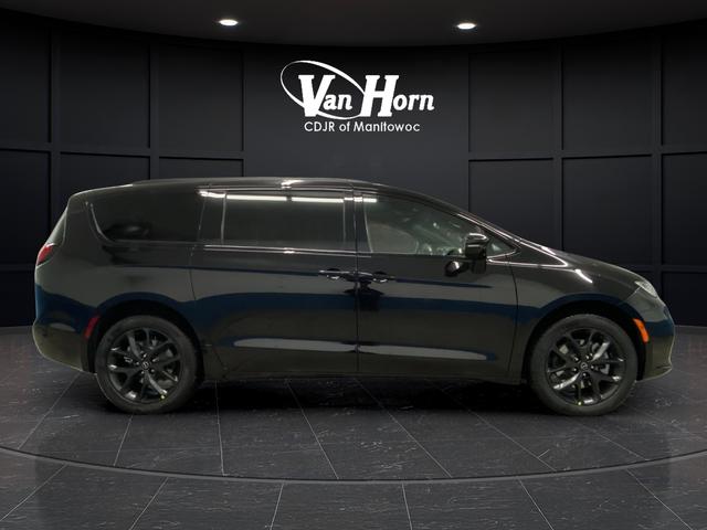 2026 Chrysler Pacifica PACIFICA LIMITED AWD