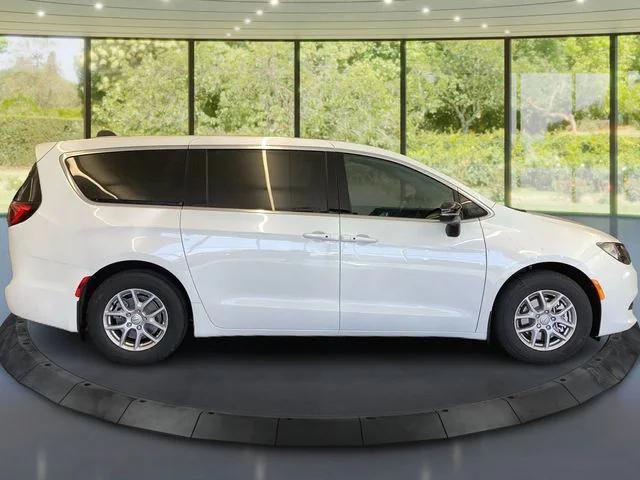 2026 Chrysler Voyager VOYAGER LX