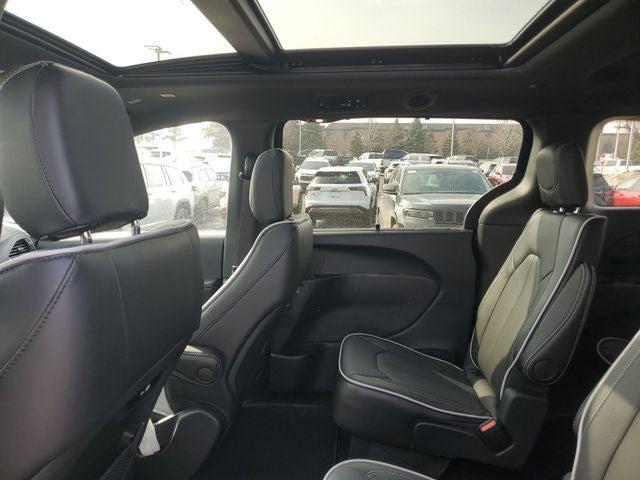 2026 Chrysler Pacifica Limited AWD