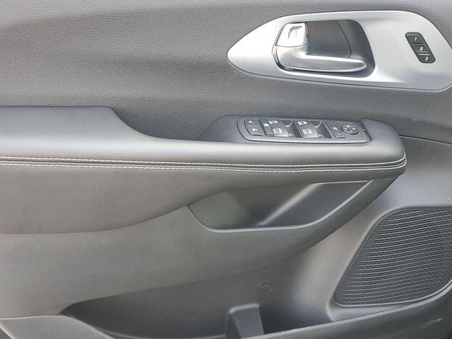 2026 Chrysler Pacifica Limited AWD