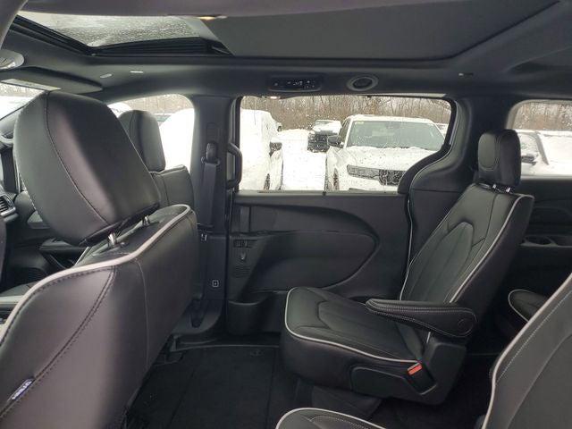 2026 Chrysler Pacifica Limited AWD