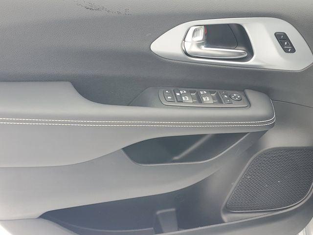 2026 Chrysler Pacifica Limited AWD