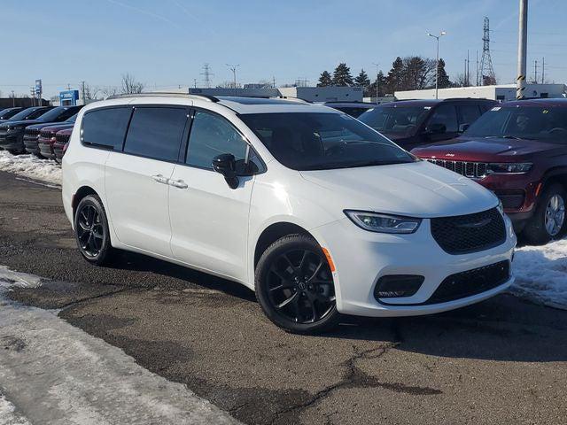 2026 Chrysler Pacifica Limited AWD