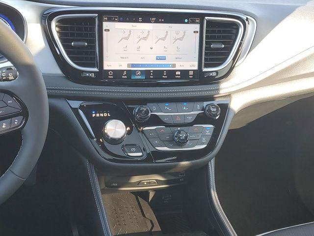 2026 Chrysler Pacifica Limited AWD