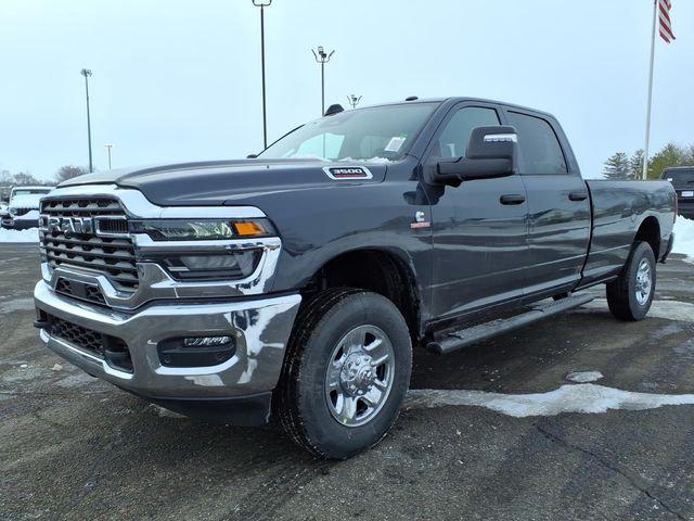 2026 RAM Ram 3500 RAM 3500 TRADESMAN CREW CAB 4X4 8 BOX