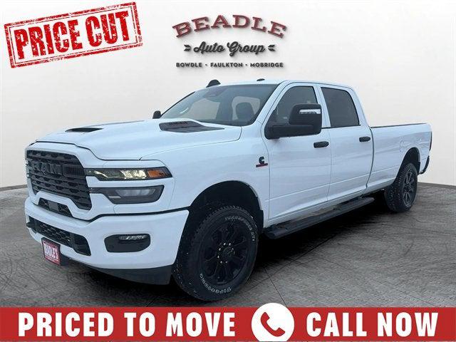 2026 RAM Ram 2500 RAM 2500 BLACK EXPRESS CREW CAB 4X4 8 BOX