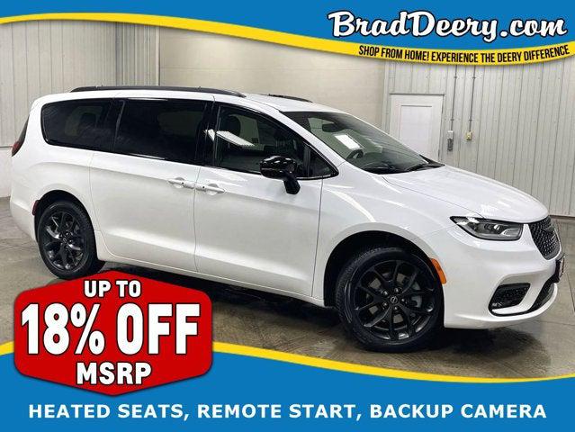 2026 Chrysler Pacifica PACIFICA SELECT AWD