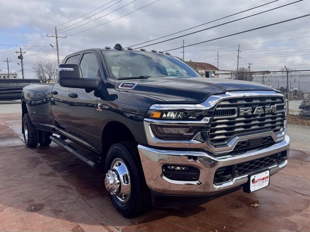2026 RAM Ram 3500 RAM 3500 TRADESMAN CREW CAB 4X4 8 BOX