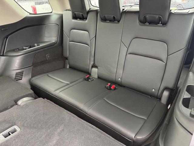 2023 Nissan Pathfinder SL 4WD