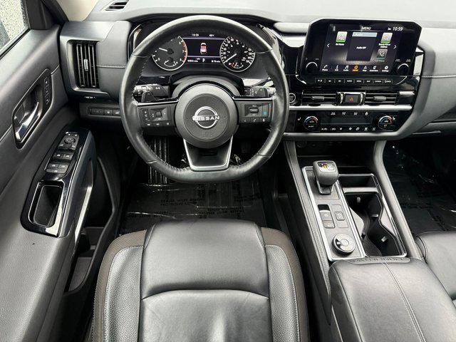 2023 Nissan Pathfinder SL 4WD
