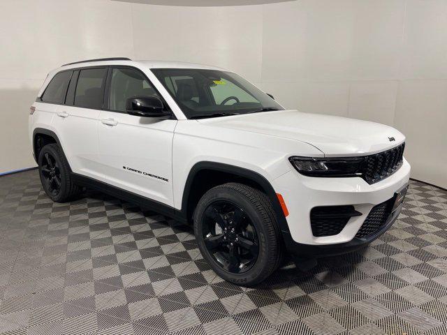 2025 Jeep Grand Cherokee GRAND CHEROKEE ALTITUDE 4X4 2025 Jeep Grand Cherokee GRAND CHEROKEE ALTITUDE 4X4