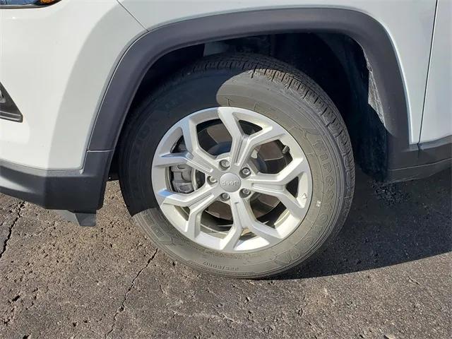 2024 Jeep Compass Latitude 4x4 2024 Jeep Compass Latitude 4x4