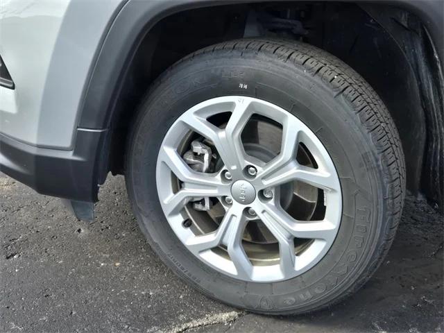 2024 Jeep Compass Latitude 4x4 2024 Jeep Compass Latitude 4x4